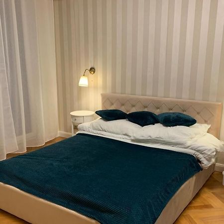 New Oldtown Apartment Near St Martin Cathedral, Ac, Balcony บราติสลาวา ภายนอก รูปภาพ