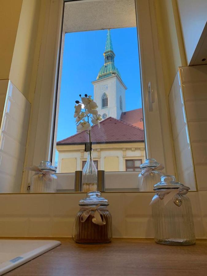 New Oldtown Apartment Near St Martin Cathedral, Ac, Balcony บราติสลาวา ภายนอก รูปภาพ