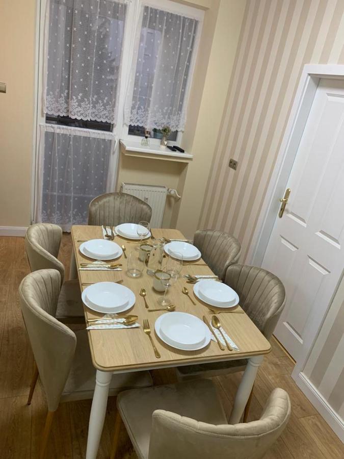 New Oldtown Apartment Near St Martin Cathedral, Ac, Balcony บราติสลาวา ภายนอก รูปภาพ